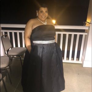 Black And Gold Plus Size Prom Dresses 
